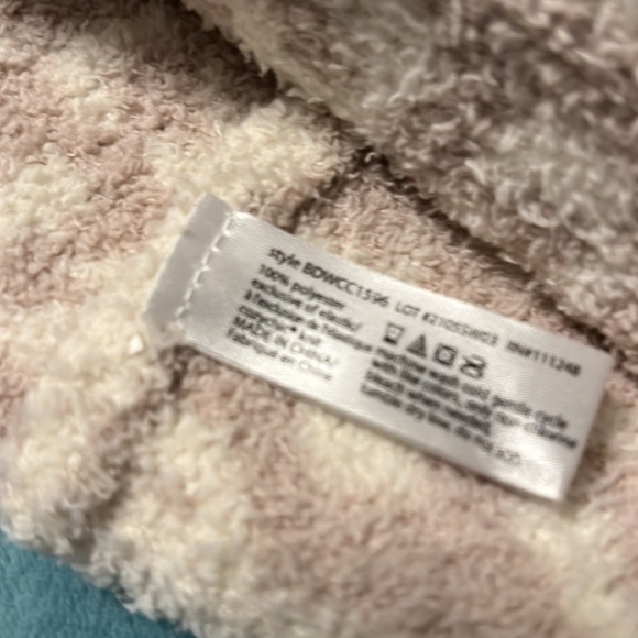 Barefoot Dreams Beanie - Picture 7 of 7